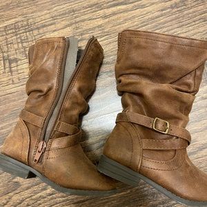 Brown boot for girl